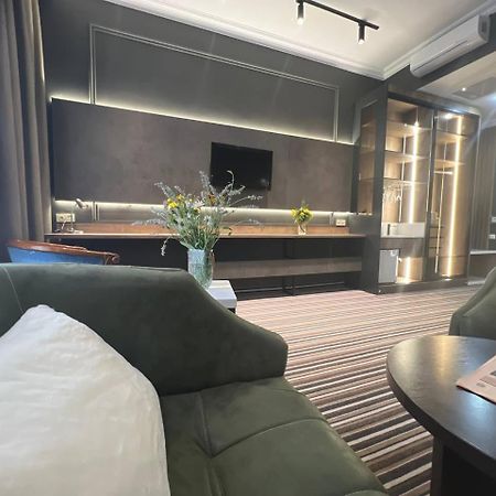 Sapar Standart Hotel Shymkent Bagian luar foto