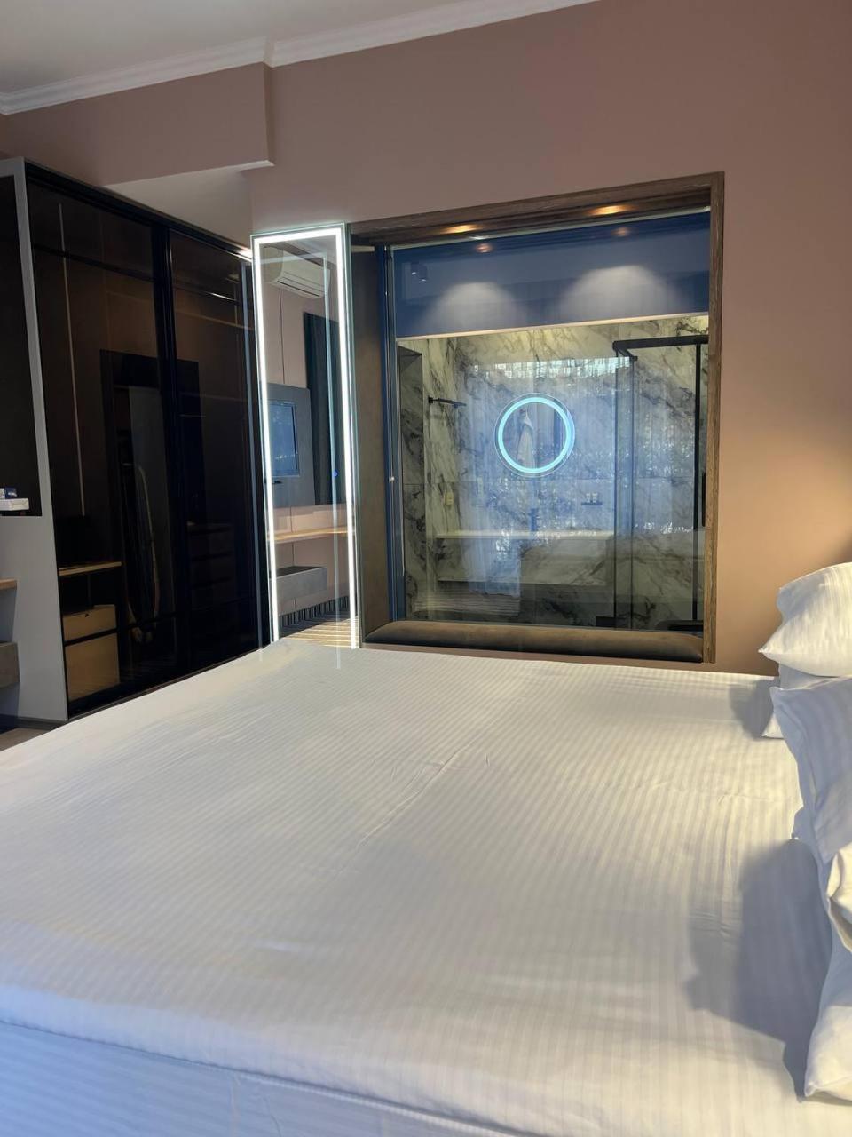 Sapar Standart Hotel Shymkent Bagian luar foto