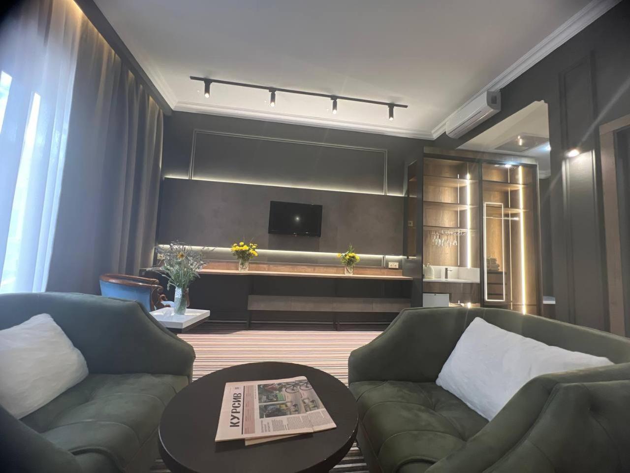 Sapar Standart Hotel Shymkent Bagian luar foto
