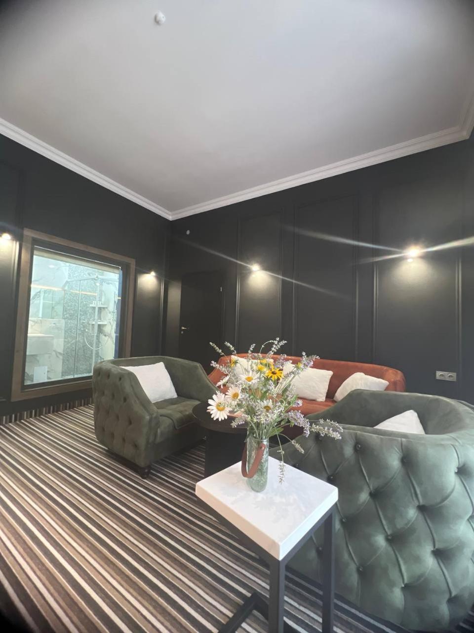 Sapar Standart Hotel Shymkent Bagian luar foto