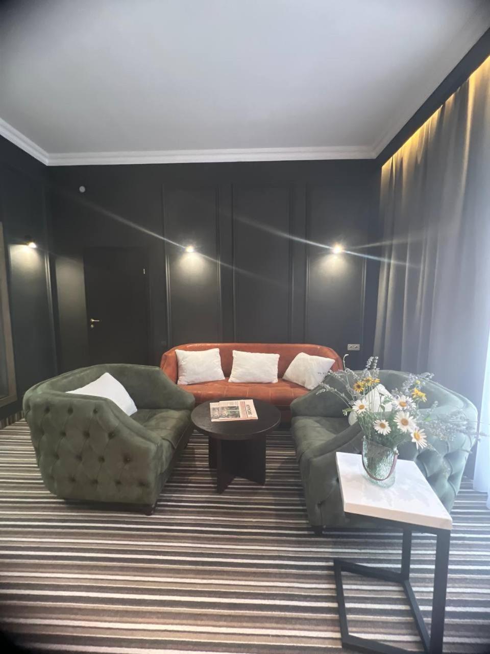Sapar Standart Hotel Shymkent Bagian luar foto