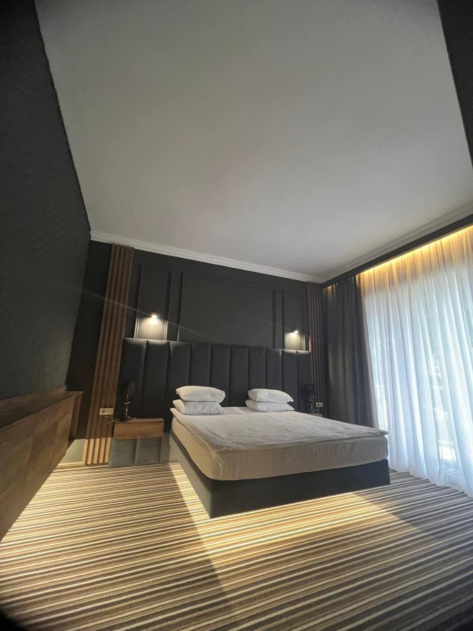 Sapar Standart Hotel Shymkent Bagian luar foto