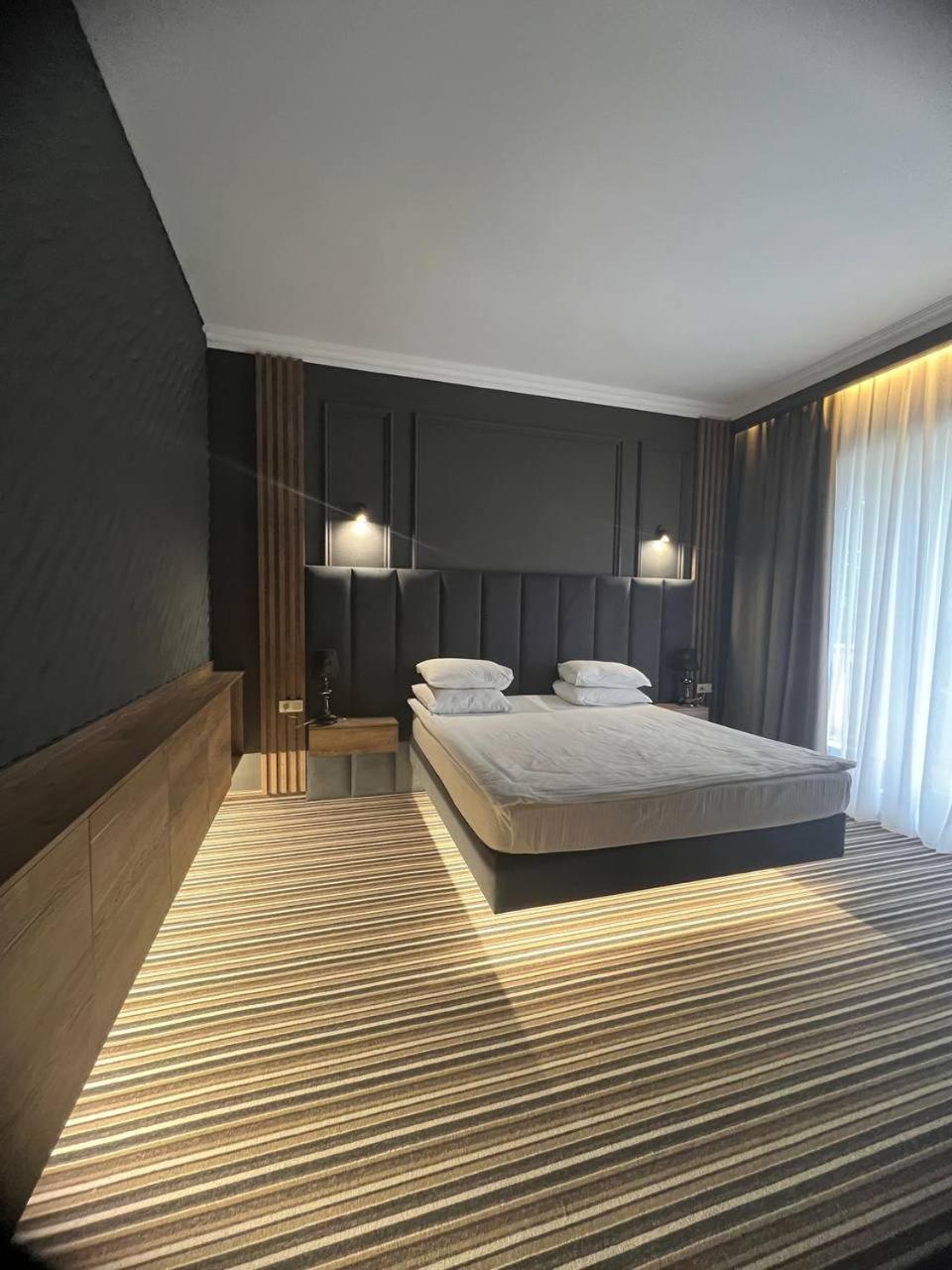 Sapar Standart Hotel Shymkent Bagian luar foto